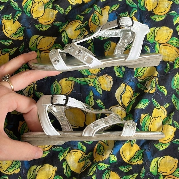 Brand New Kenneth Cole Reaction White Ankle Strap Sandals Beaded Sparkly Gems - Picture 7 of 15